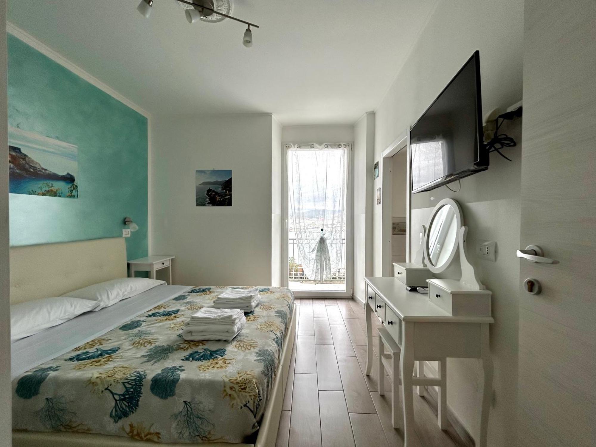 Fezzano / Portovenere Stilish Double Rooms With Sea View, Balcony Or Small Courtyard Εξωτερικό φωτογραφία