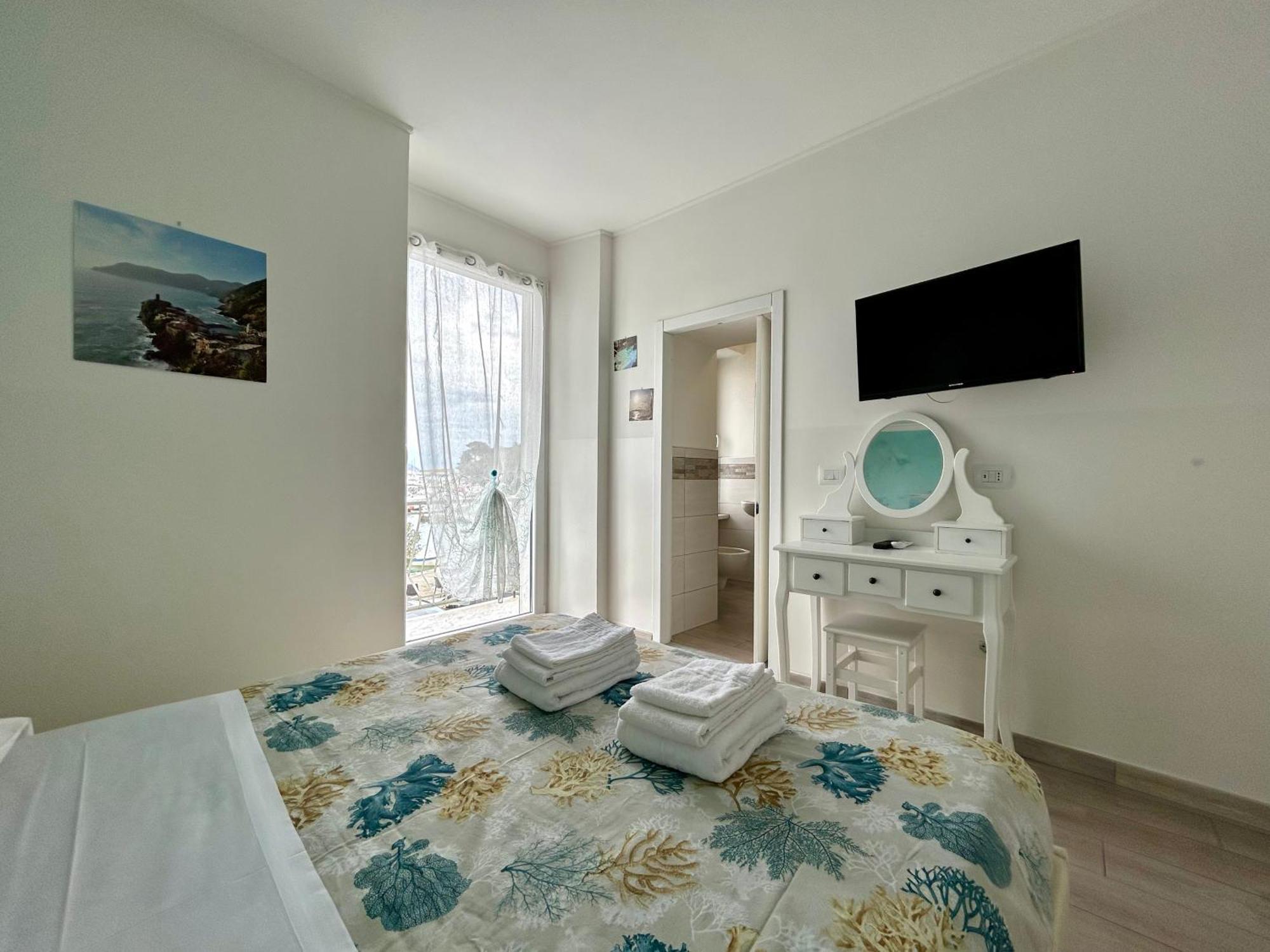 Fezzano / Portovenere Stilish Double Rooms With Sea View, Balcony Or Small Courtyard Εξωτερικό φωτογραφία