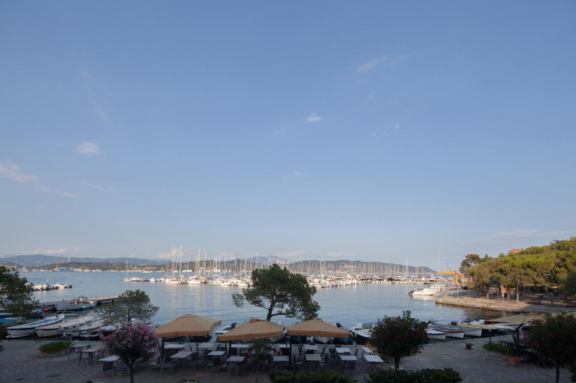 Fezzano / Portovenere Stilish Double Rooms With Sea View, Balcony Or Small Courtyard Εξωτερικό φωτογραφία